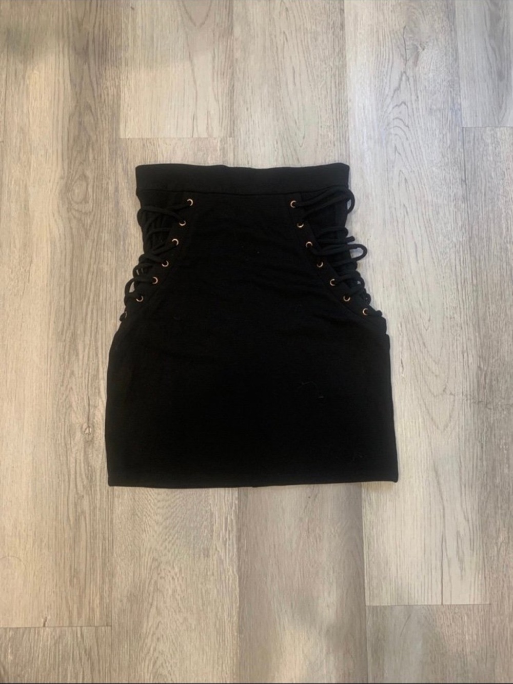 h:ours Black Lace-Up High-Waist Mini Skirt